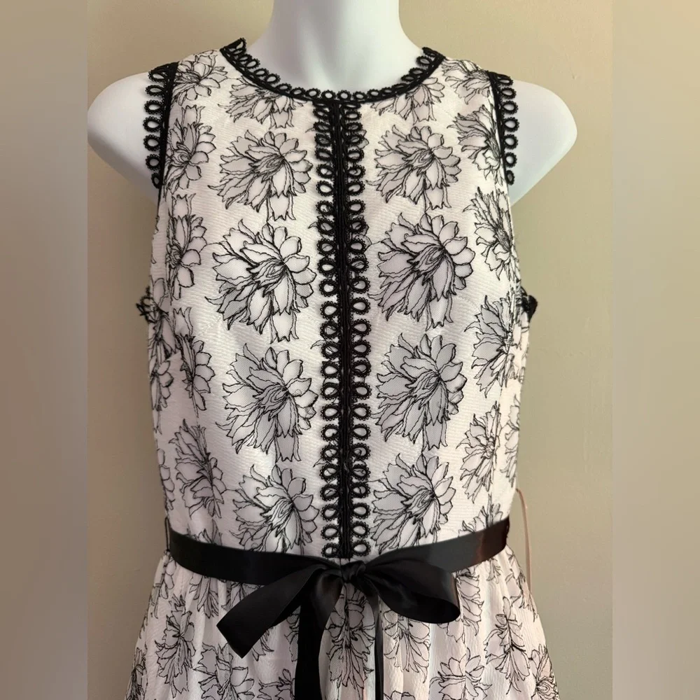 Monique Lhuillier A-Line Cocktail Dress, White/Black, Floral Women's 8 - Picture 10 of 16